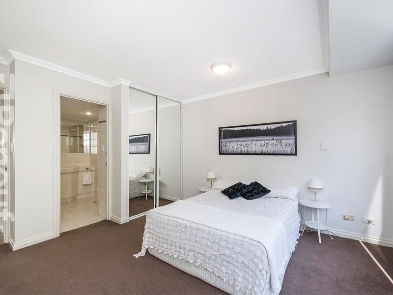 23/134 Mounts Bay Road, Perth