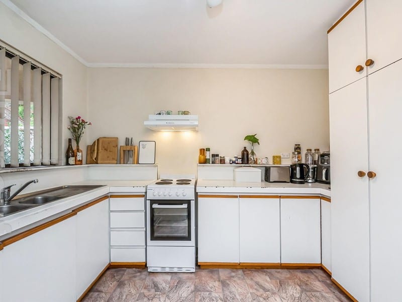 1/28 Caporn Street, Crawley