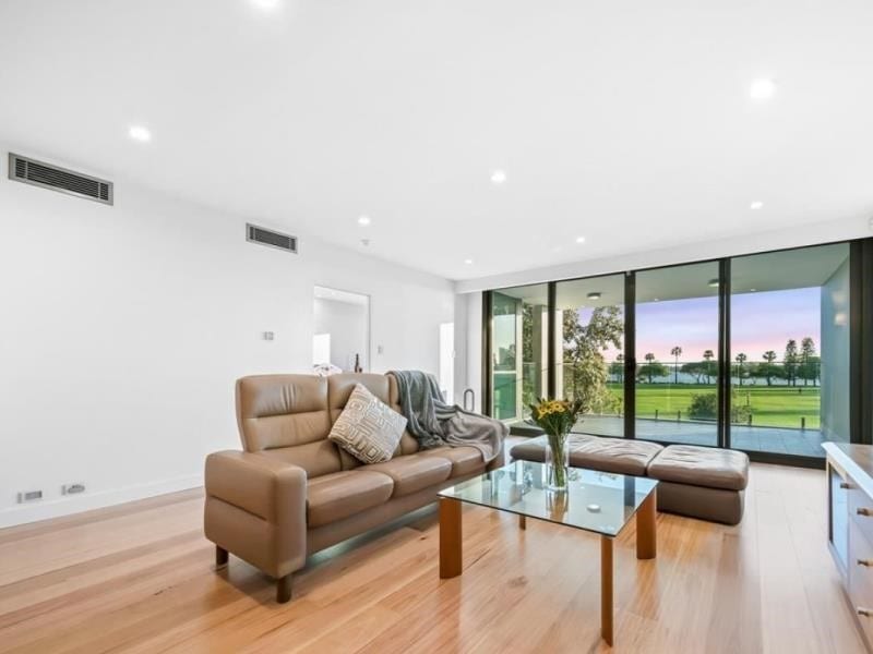 10/90 Terrace Road, East Perth