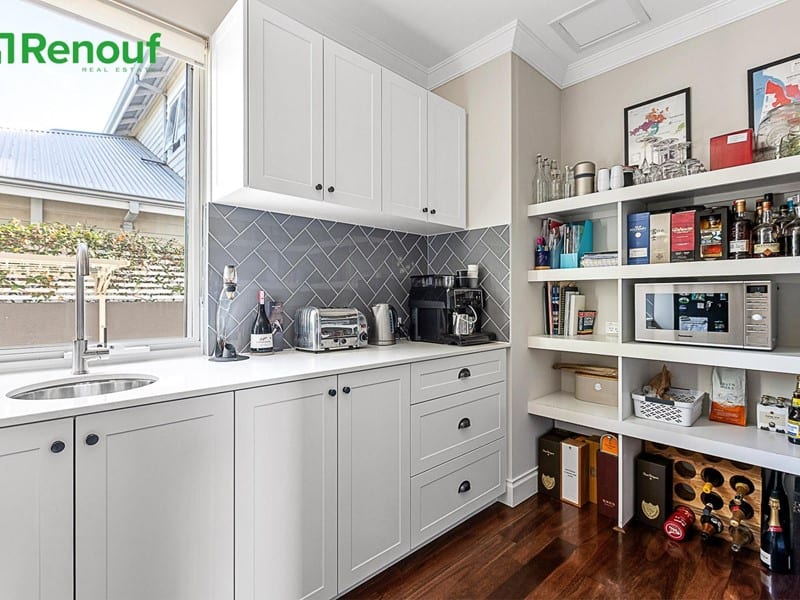 20 Swansea, Swanbourne