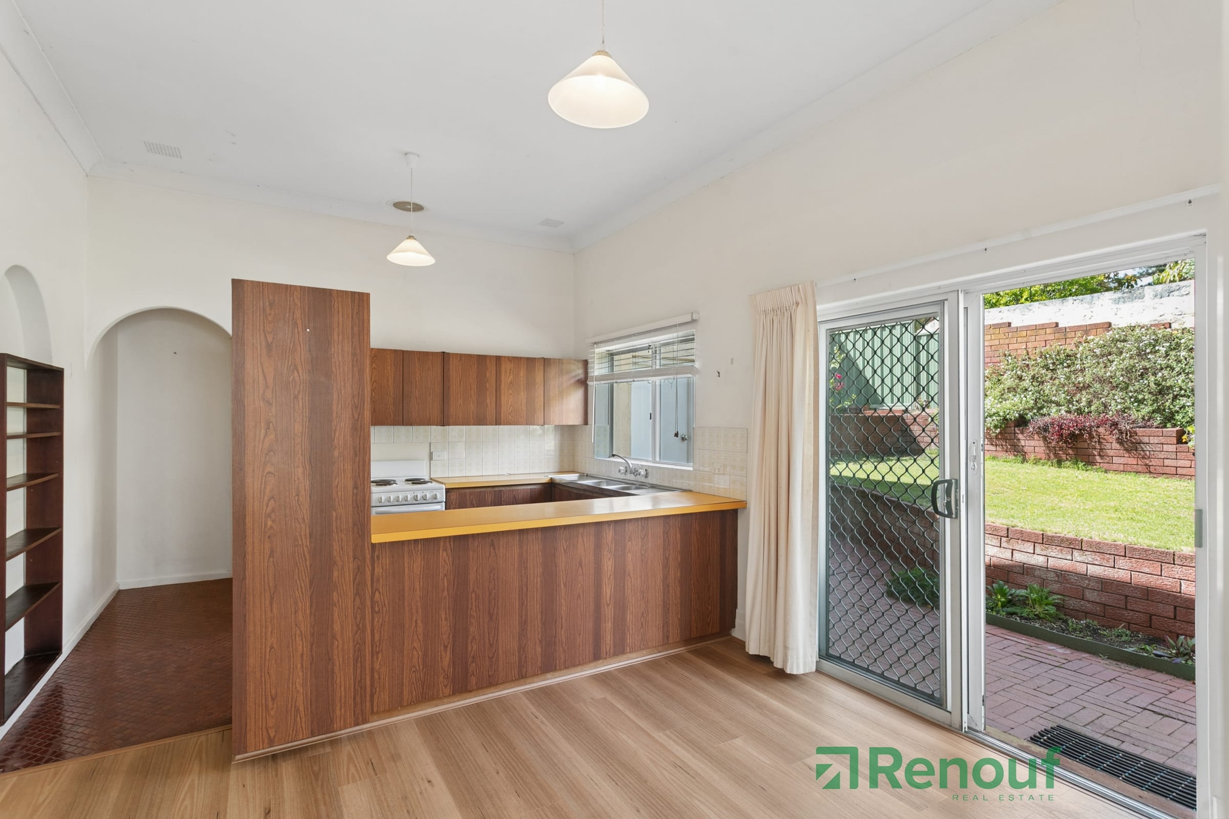 2 De Bernales Walk, Cottesloe