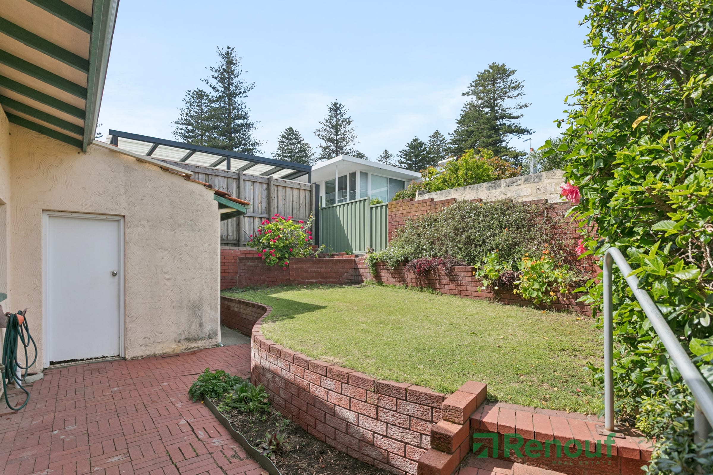 2 De Bernales Walk, Cottesloe