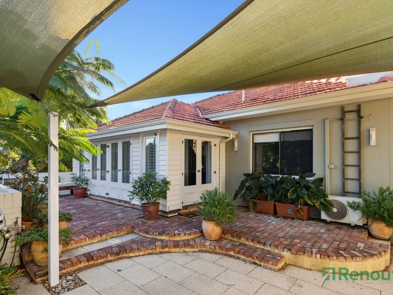 1/9 Wrexham, Bicton