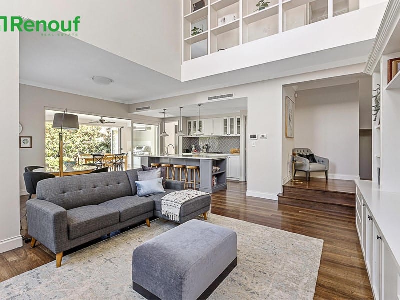 20 Swansea, Swanbourne