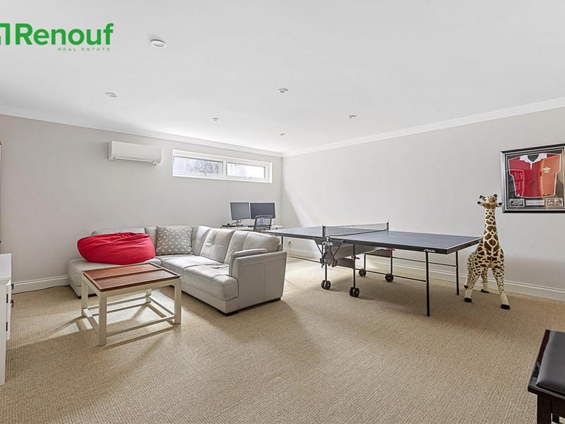 20 Swansea, Swanbourne