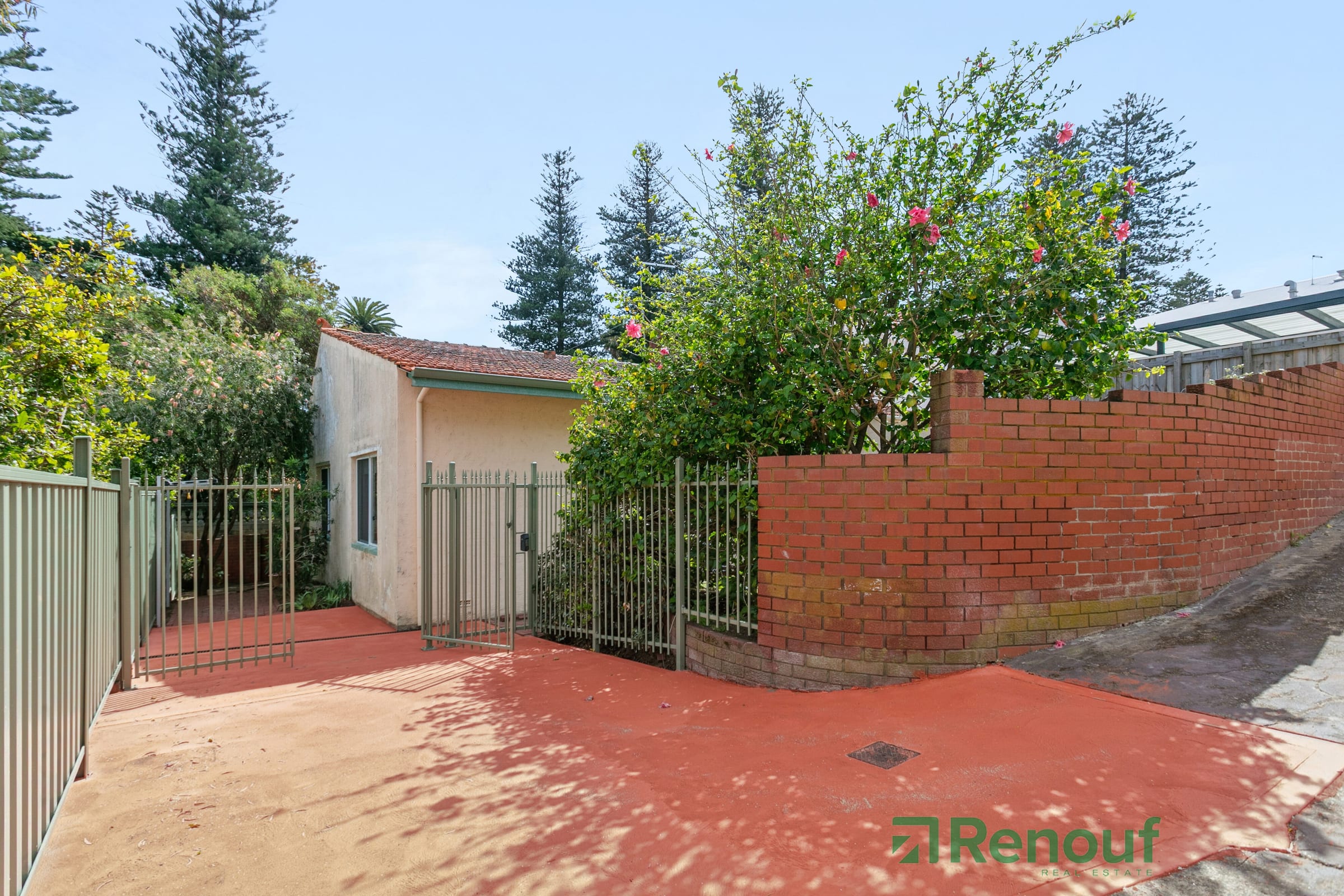 2 De Bernales Walk, Cottesloe