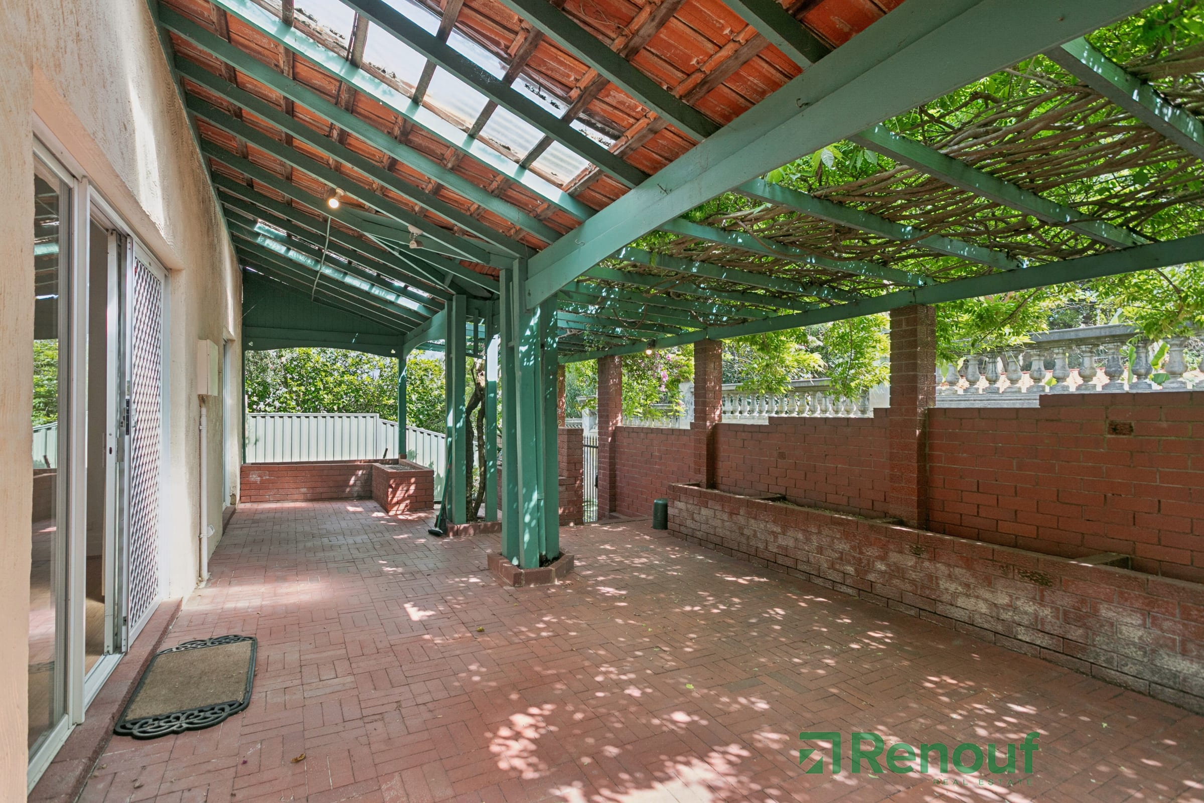 2 De Bernales Walk, Cottesloe