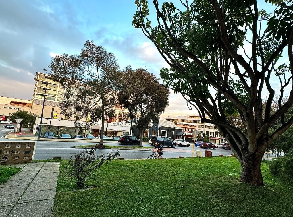 2/11-19 Stirling Road, Claremont