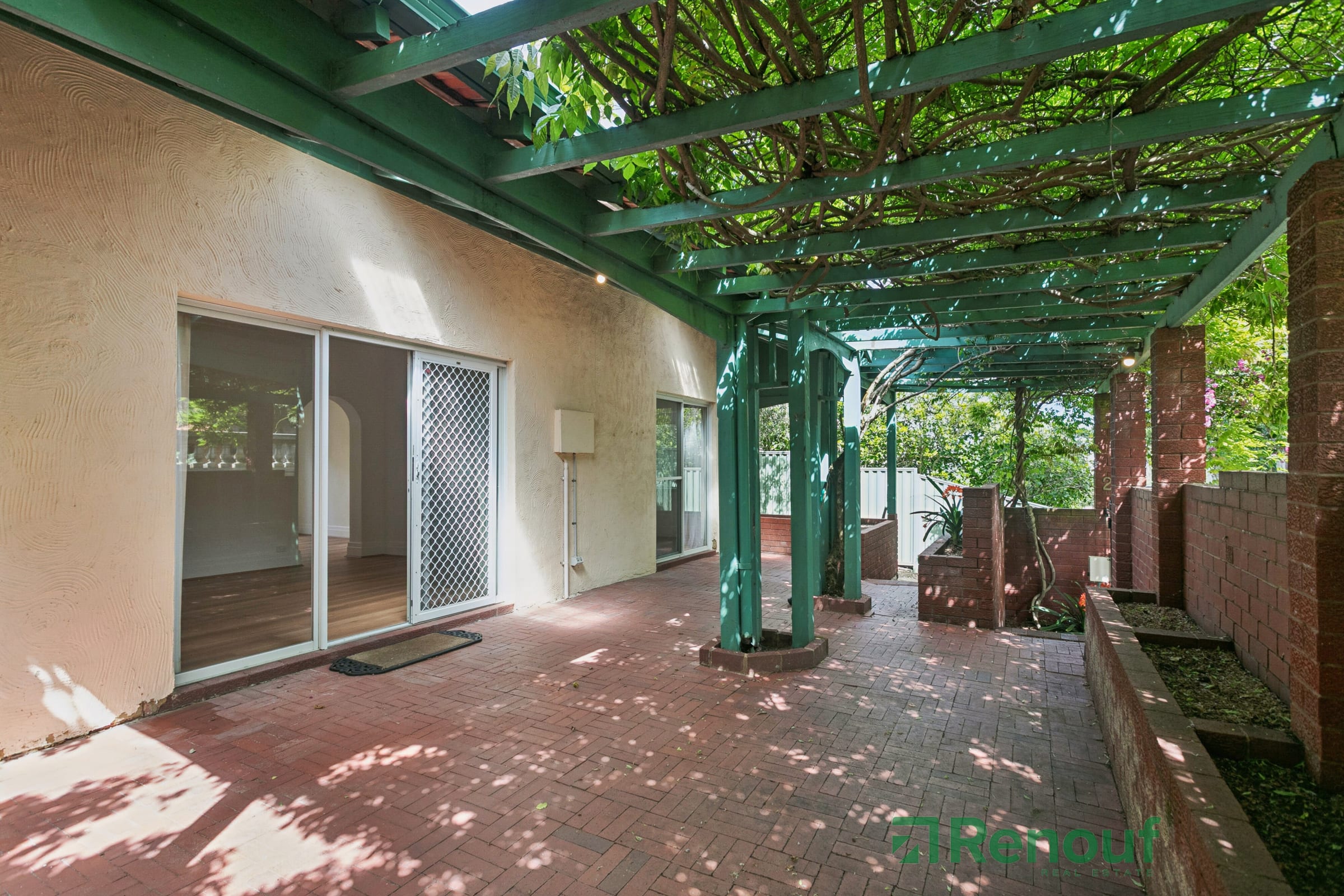 2 De Bernales Walk, Cottesloe