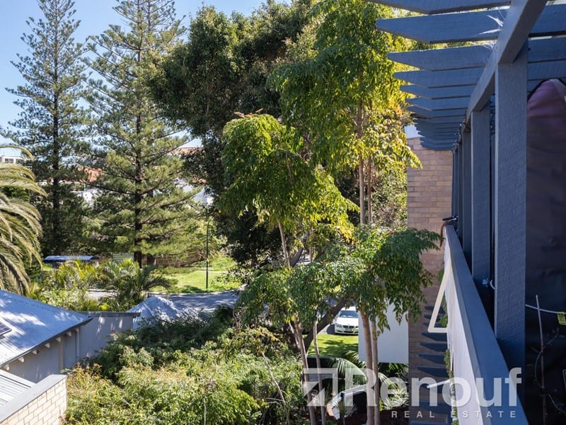 11/156 Broome Street, Cottesloe