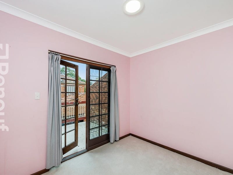 4/7 The Avenue, Crawley