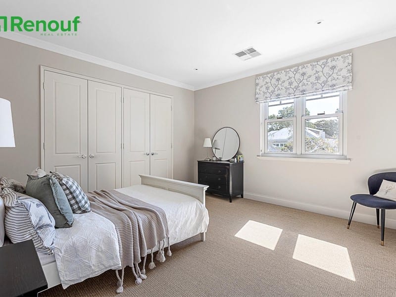 20 Swansea, Swanbourne