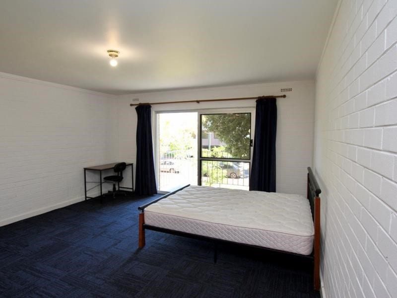 2/212 Hampden Road, Crawley