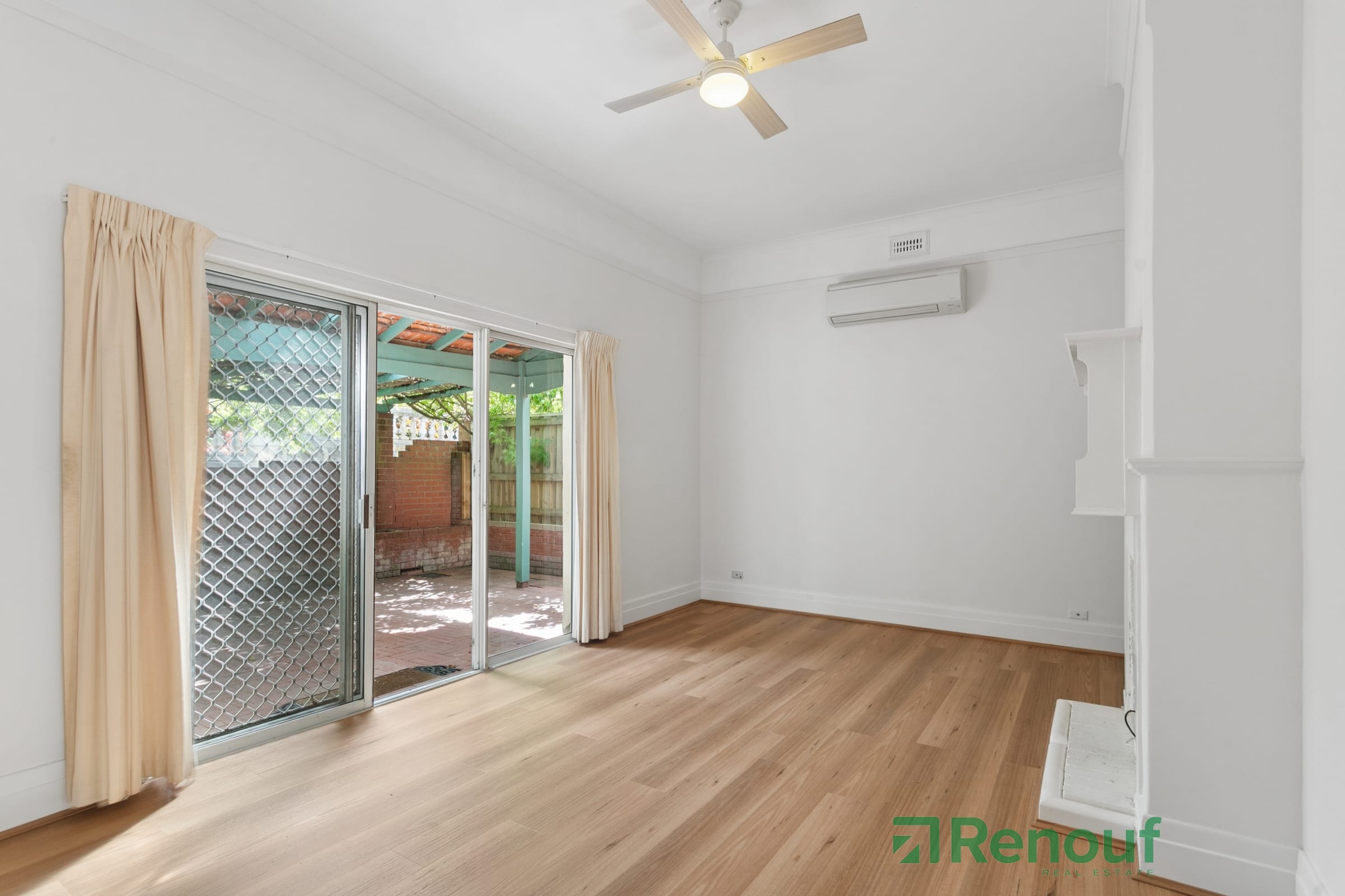 2 De Bernales Walk, Cottesloe