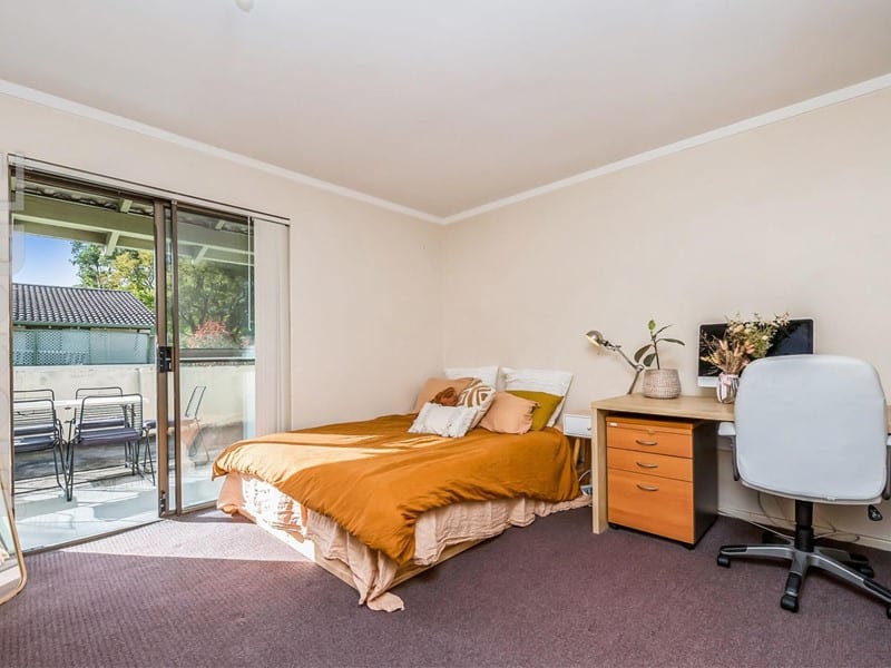 1/28 Caporn Street, Crawley