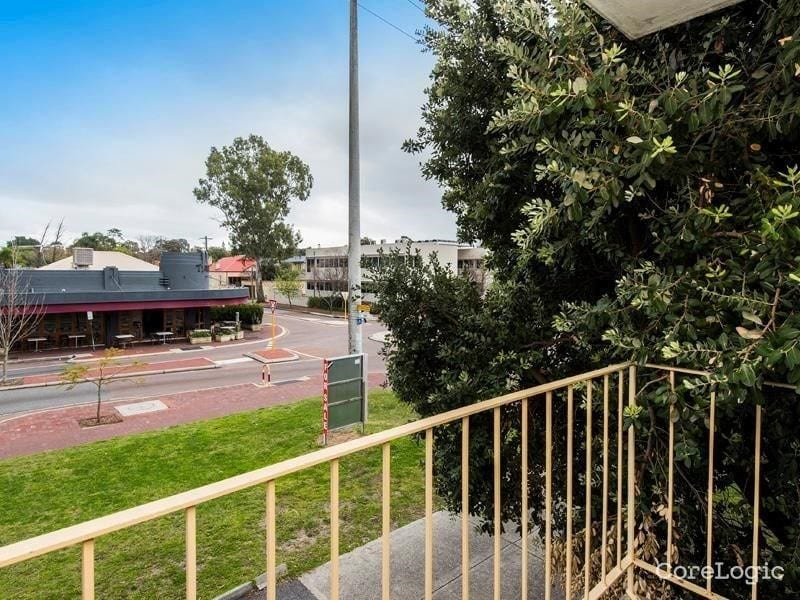 2/212 Hampden Road, Crawley