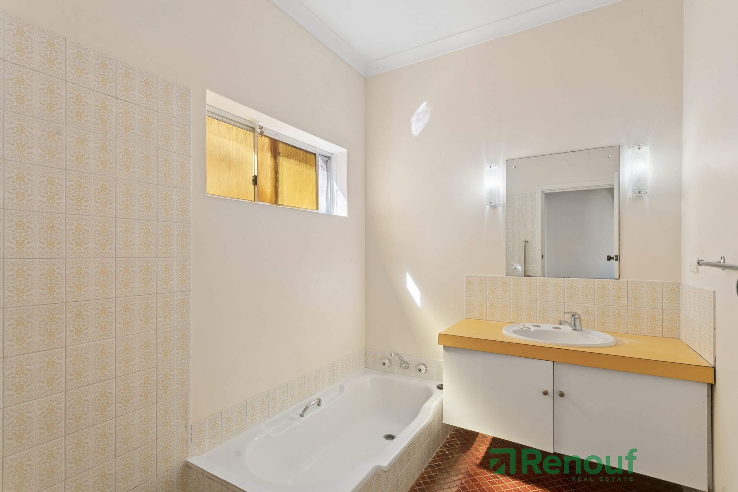 2 De Bernales Walk, Cottesloe
