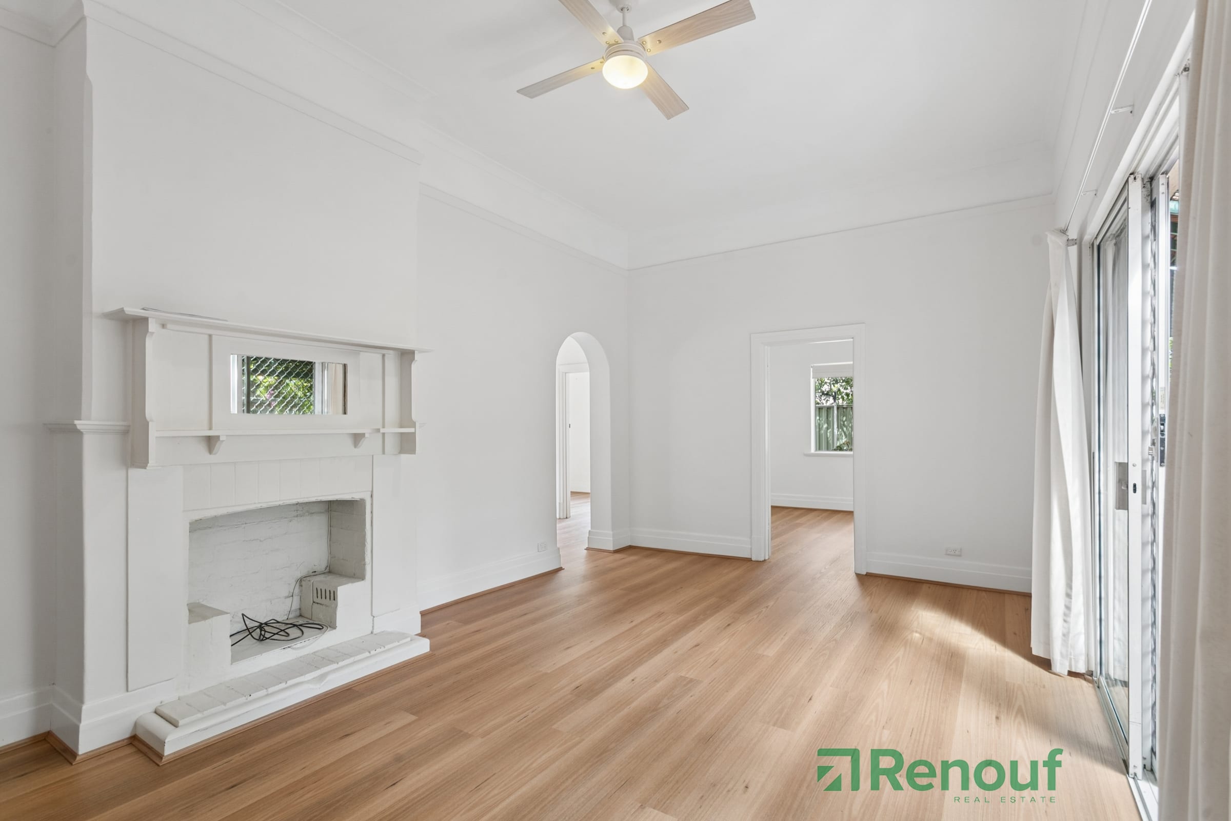 2 De Bernales Walk, Cottesloe