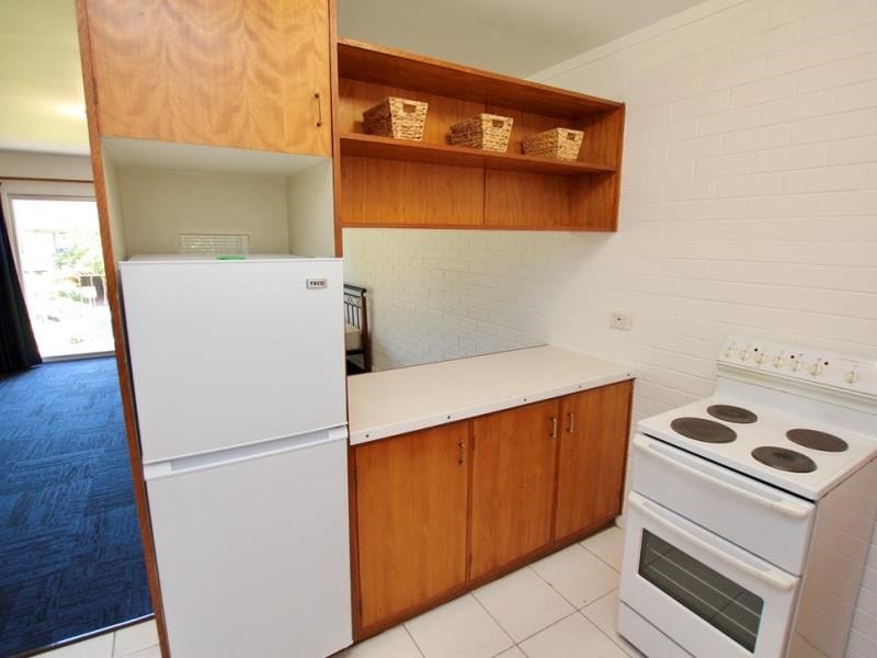 2/212 Hampden Road, Crawley