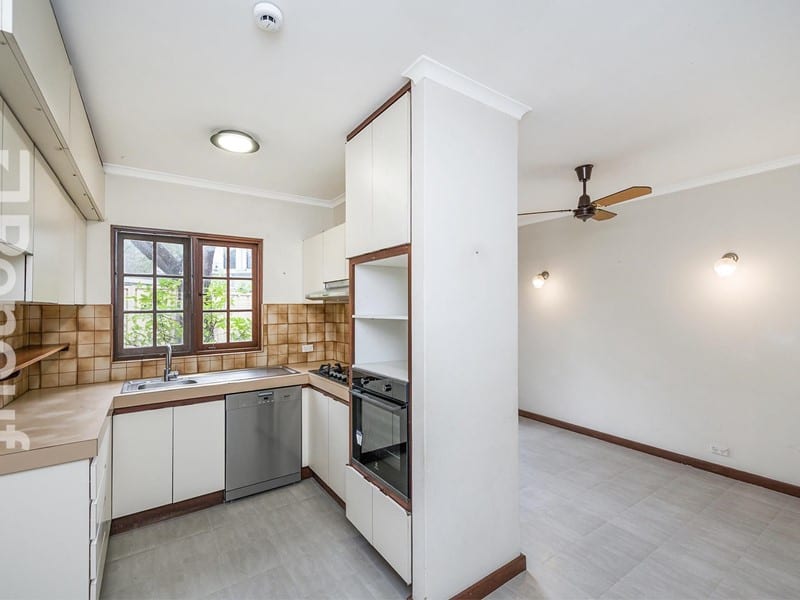 4/7 The Avenue, Crawley