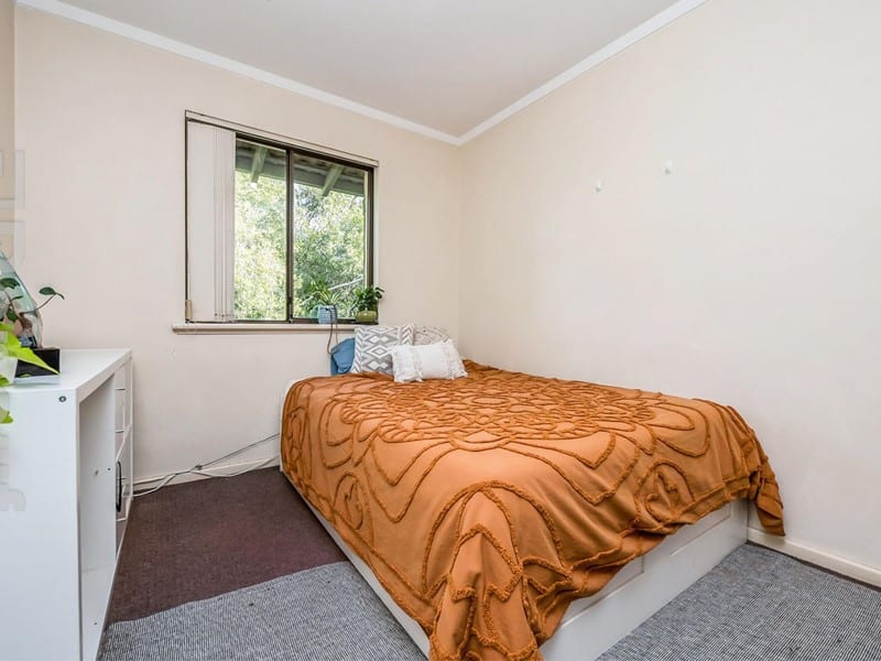 1/28 Caporn Street, Crawley