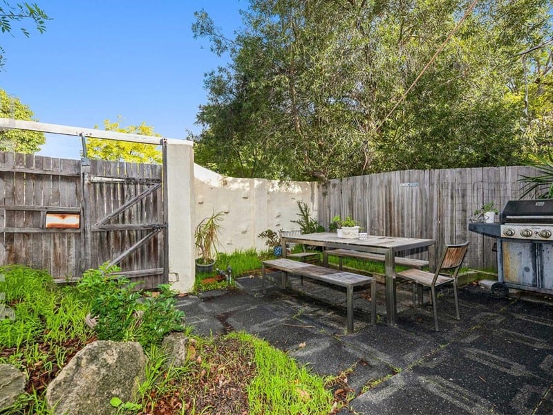 1/28 Caporn Street, Crawley