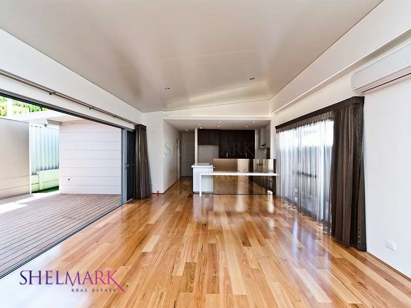 Living and entry, before