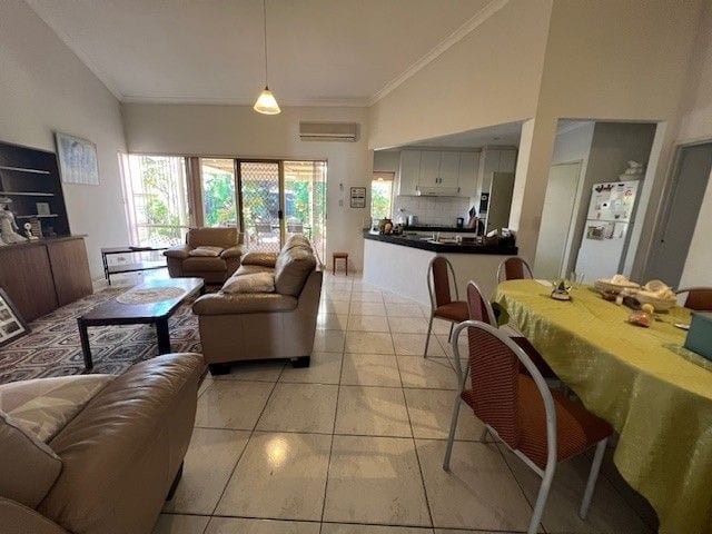 Family, kitchen and meals, before